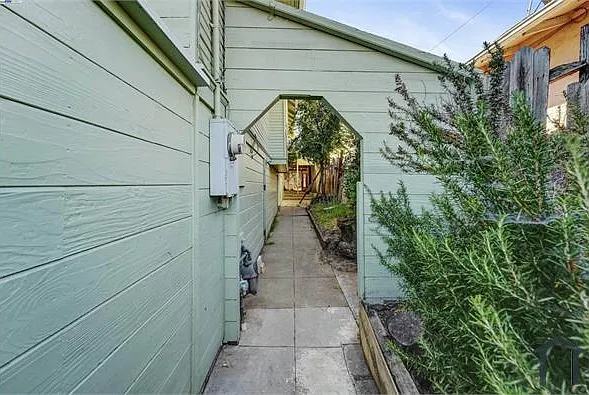 2713 Coolidge Ave — Photo 38