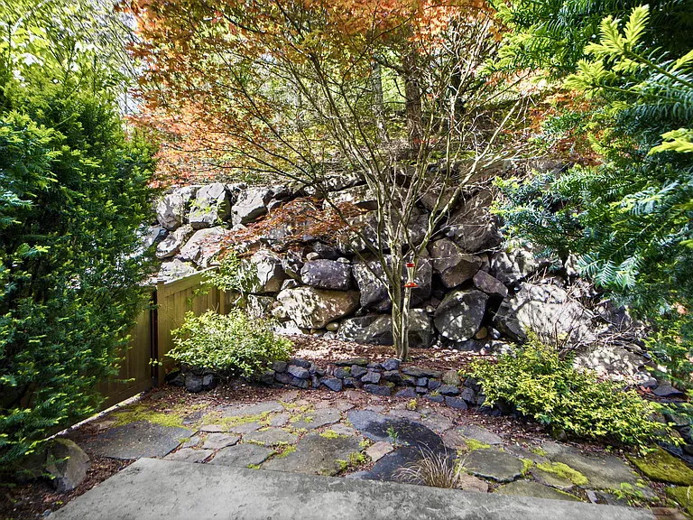 23300 SE Black Nugget Rd #H4 — Photo 20