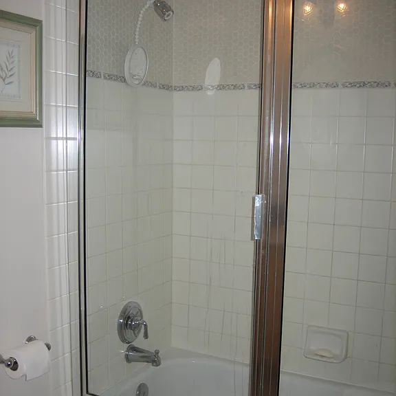 1825 N Grand Ave #A — Photo 2