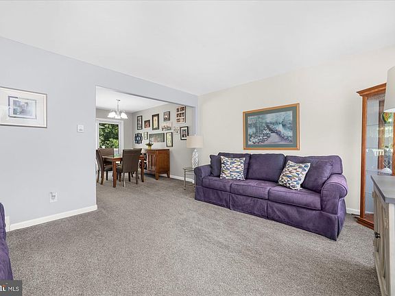 5th image of 333 Central Dr