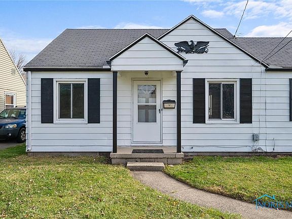 5th image of 1003 Fries Ave
