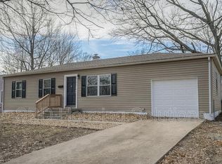 1214 N Vista Dr, Independence, MO 64056