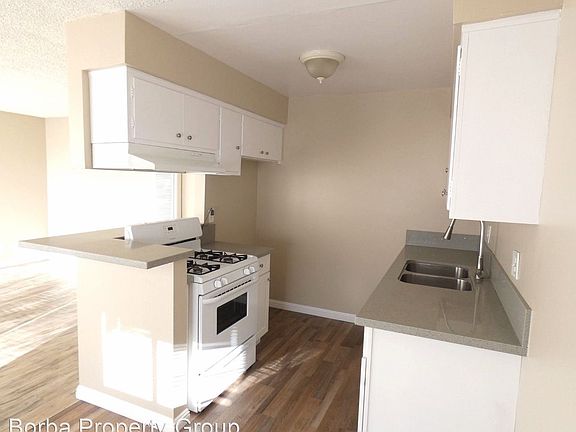 4th image of 522 E 20th St APT 8