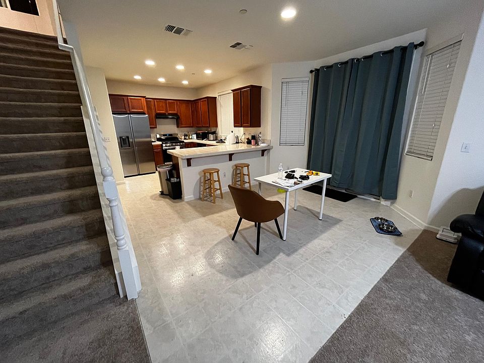 kitchen/dining room