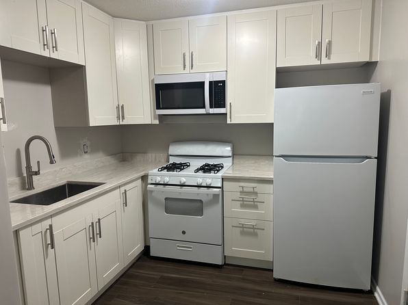 321 79th Way NE APT 3