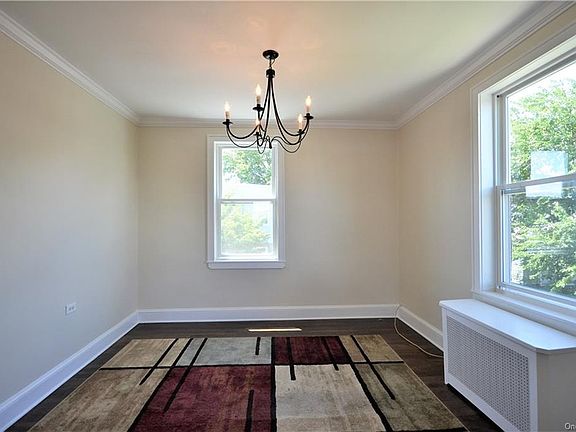 5th image of 57 Farquhar Ave Floor 2