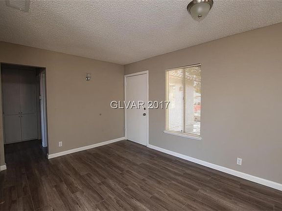 3rd image of 4625 Mahogany Dr