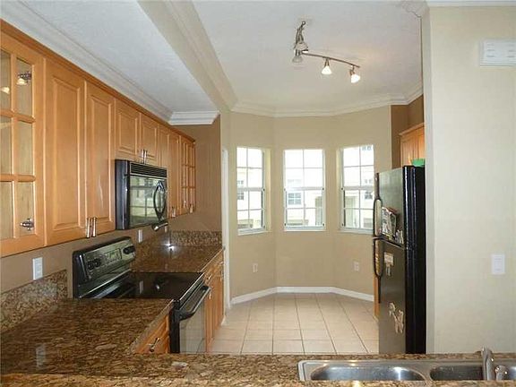 3rd image of 742 NE 90th St Unit 403-U