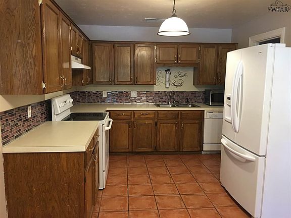 4th image of 312 E Garden Dr