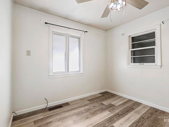 5th image of 929 Nevada St