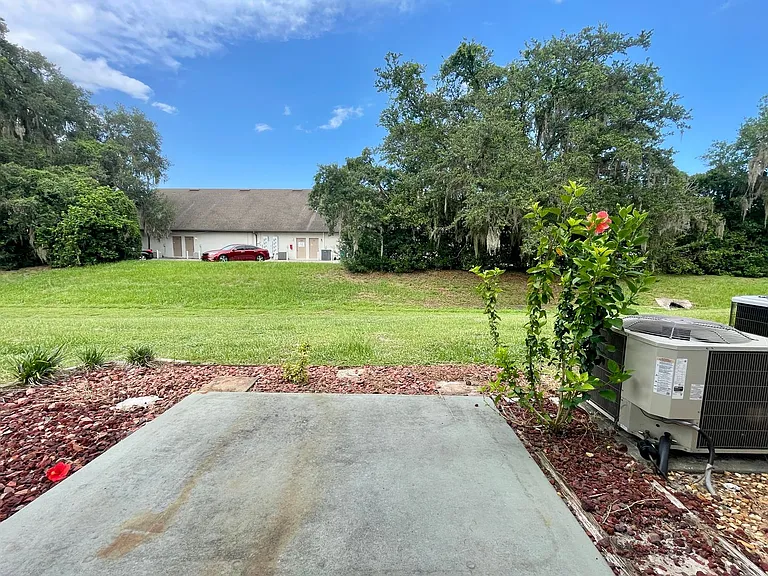 Village Park Townhomes | 2 & 3 Bedroom Apartments in Lady Lake, FL — Photo 92