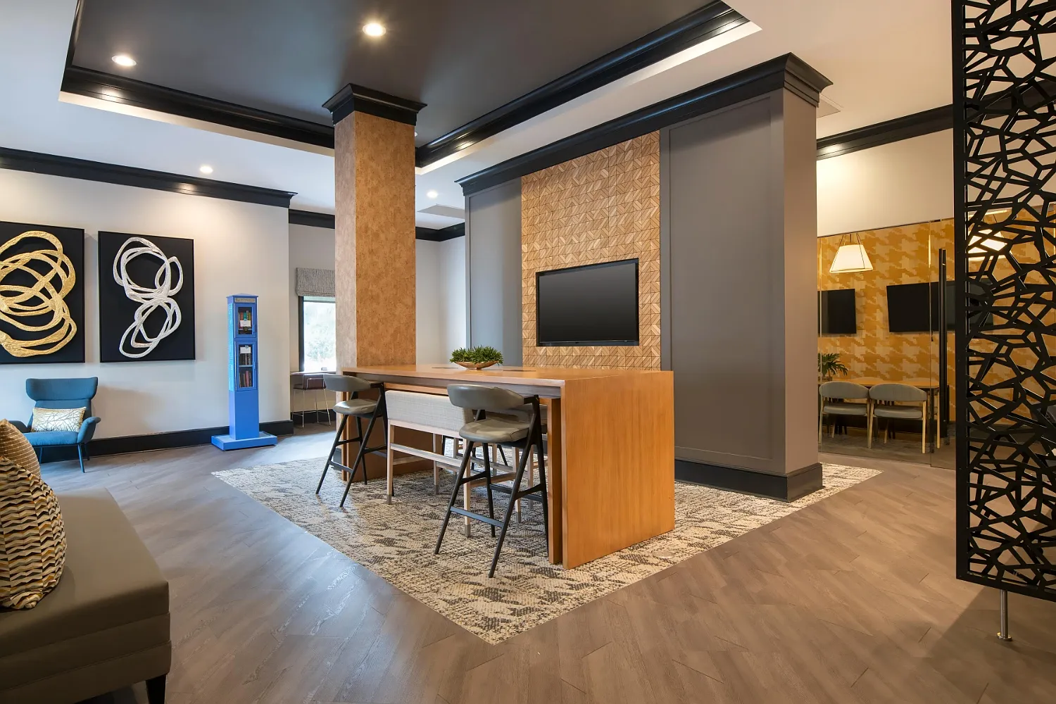The Alexander Apartments — Photo 4
