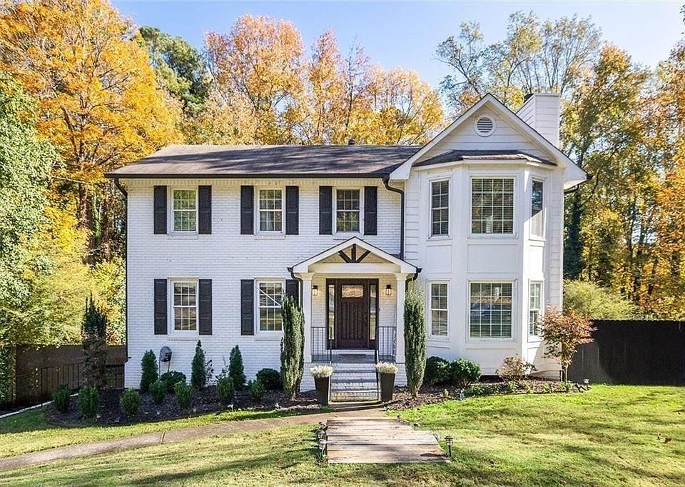 1st image of 10905 Shallowford Rd