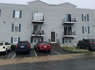 526 3rd St APT 4, Fall River, MA 02721
