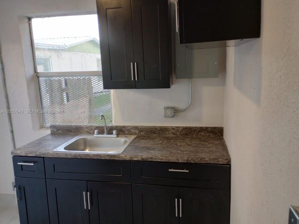 1241 Dr Martin Luther King Jr Blvd W APT 4