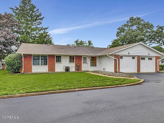 4th image of 1233B Hamilton Court