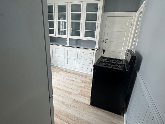 3rd image of 73 Richfield Ave Floor 2