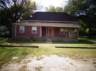 109 W Spring St, Ozark, AR 72949