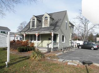 23 W Main St, Clinton, CT 06413