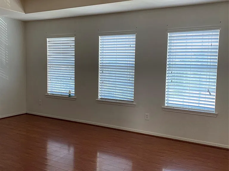 3114 Junction Dr — Photo 5