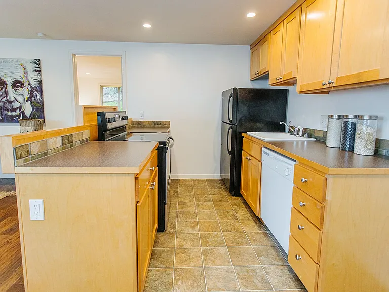 3015 Queen Anne Ave N. — Photo 6