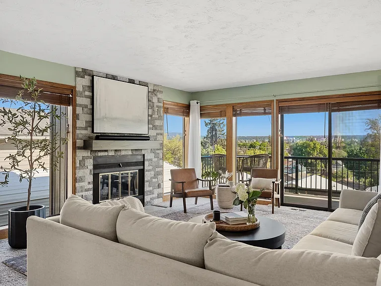 W Cora Ct — Photo 3