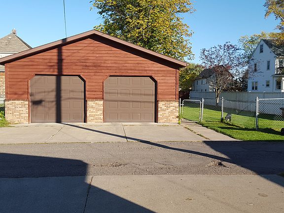 oversized 2 car garage 
