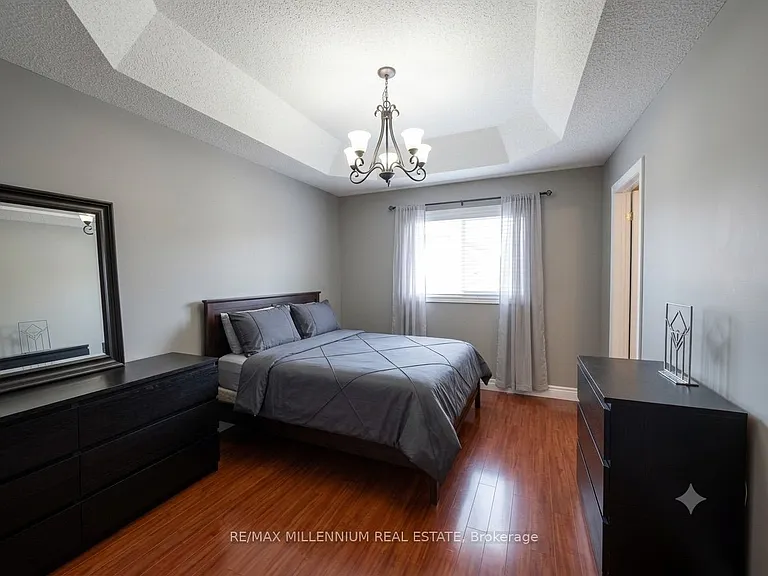 33 Nomad Cres #UPPER — Photo 16