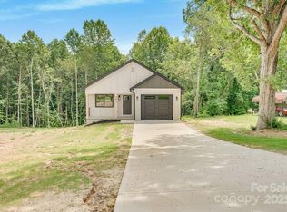 1013 37th St SW, Hickory, NC 28602