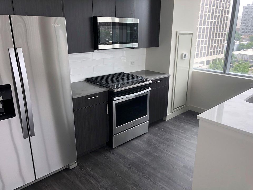 1st image of 811 W Montrose Ave #612