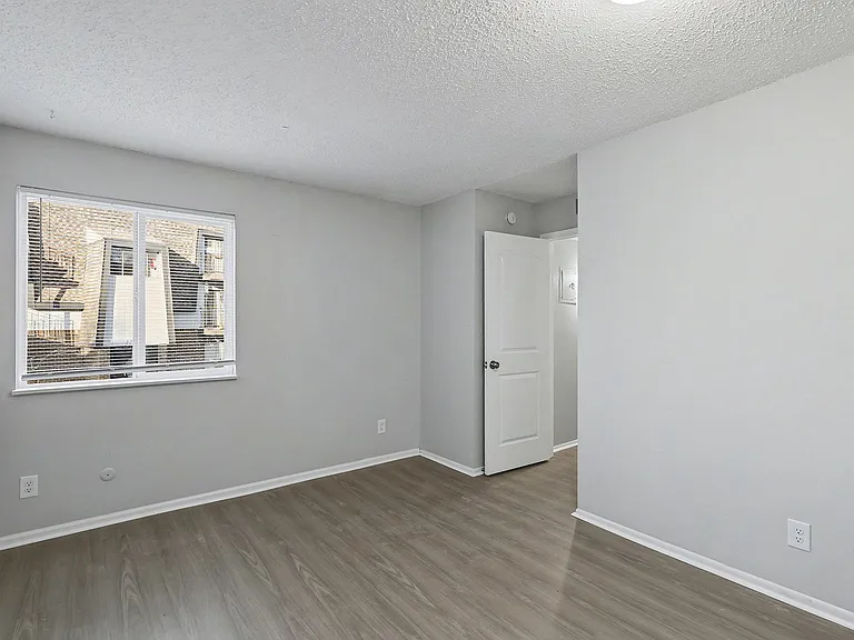 Stoneybrook Apartments — Photo 6