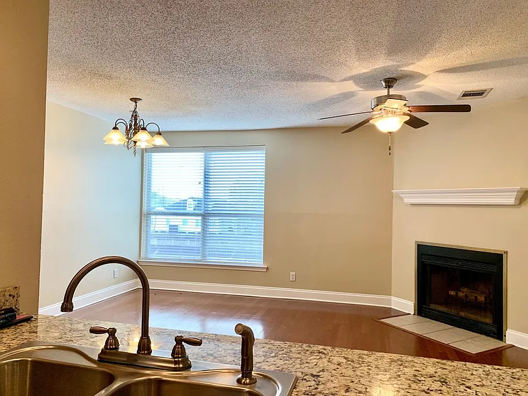 9201 Palmetto — Photo 11