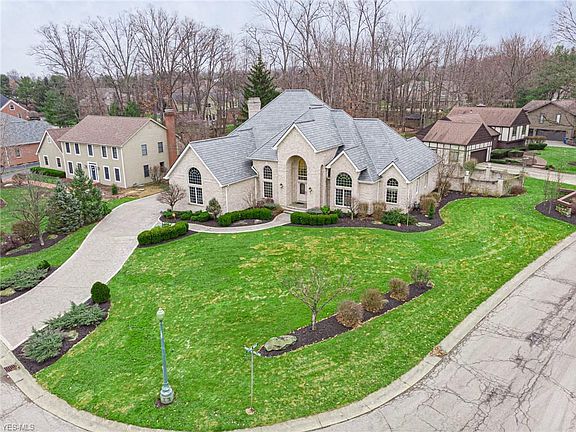 2nd image of 251 Hunters Hollow Dr SE