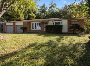8431 Glenwood St, Overland Park, KS 66212