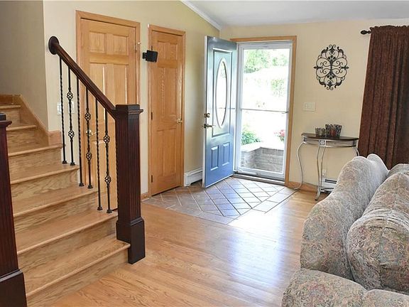 4th image of 109 Joel Ln