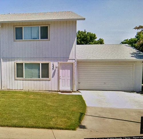 1335 Hobart Dr Photo 1