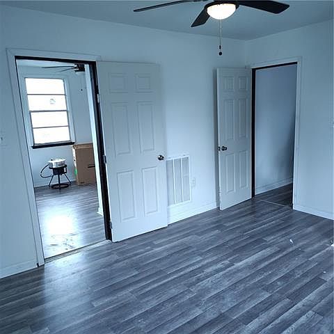 2nd image of 618 Clay St