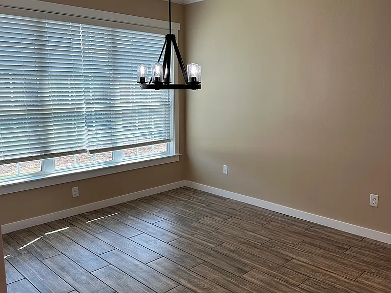 3950 Ruth Ln — Photo 7