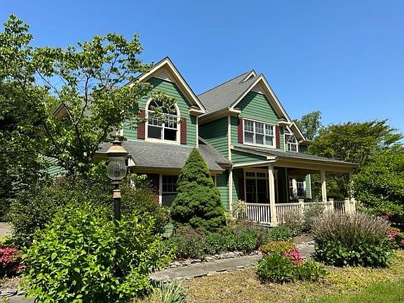 2nd image of 7 Birchbark Ln