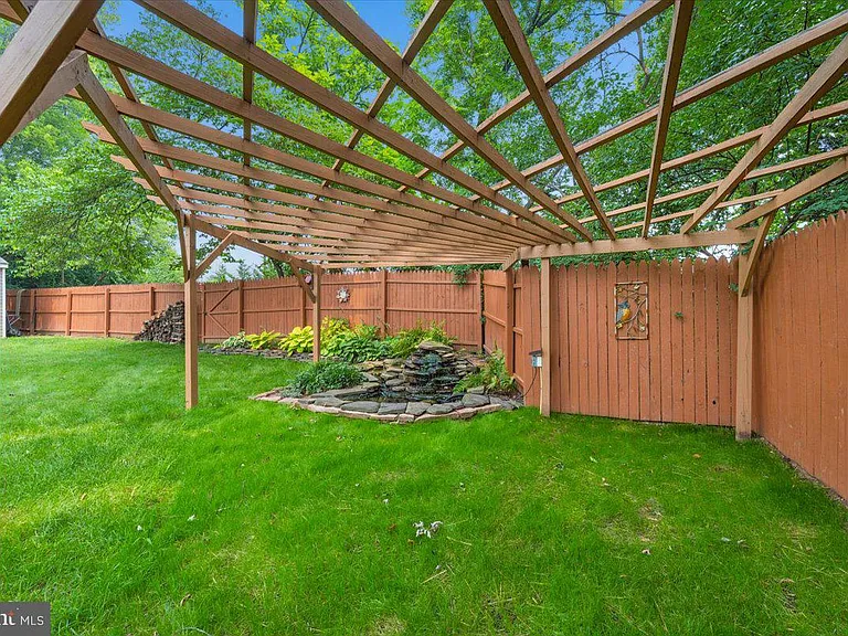 19829 Spurrier Ave — Photo 43