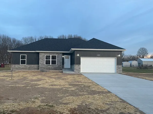 210 N Western St, Marionville, MO 65705