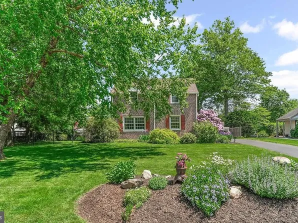 106 Barley Mill Rd, Wallingford, PA 19086