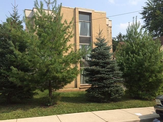 2nd image of 121-23 Hinsdell Pl