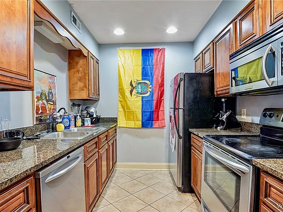 3rd image of 210 15th St E APT 43