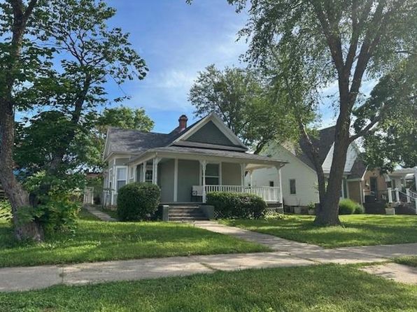 304 E Maple St