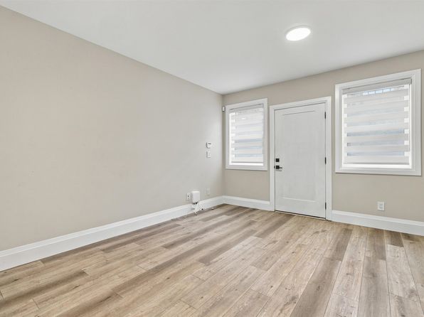 1 bedroom rental in Surrey — photo 12