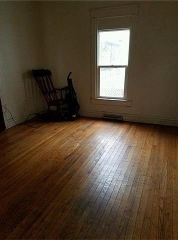 2nd image of 1111 S 33rd St