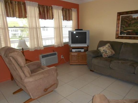 5th image of 91 Westbury D #91