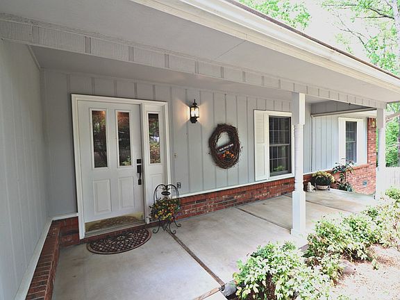 4th image of 2 Audley Cir