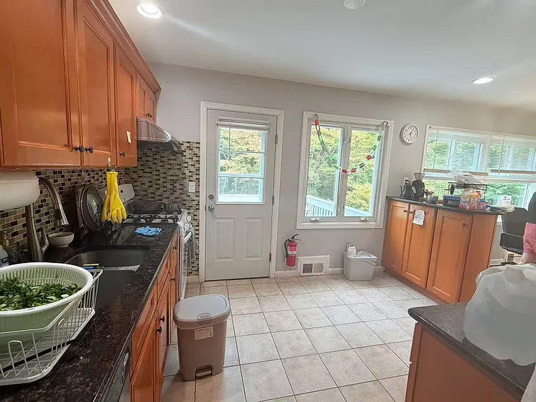44 Fellswood Dr — Photo 2